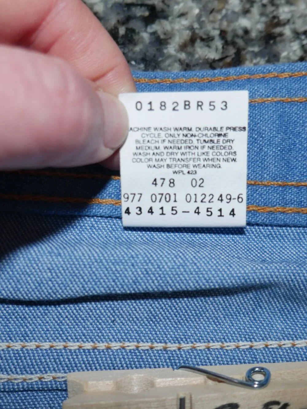 Vintage Levi's Action Jeans Men 33x29 Light Wash Blue Denim Made in USA Vtg 90s